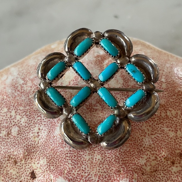 Vintage Zuni Native American Turquoise Needlepoint Pin Pendant - Picture 2 of 13